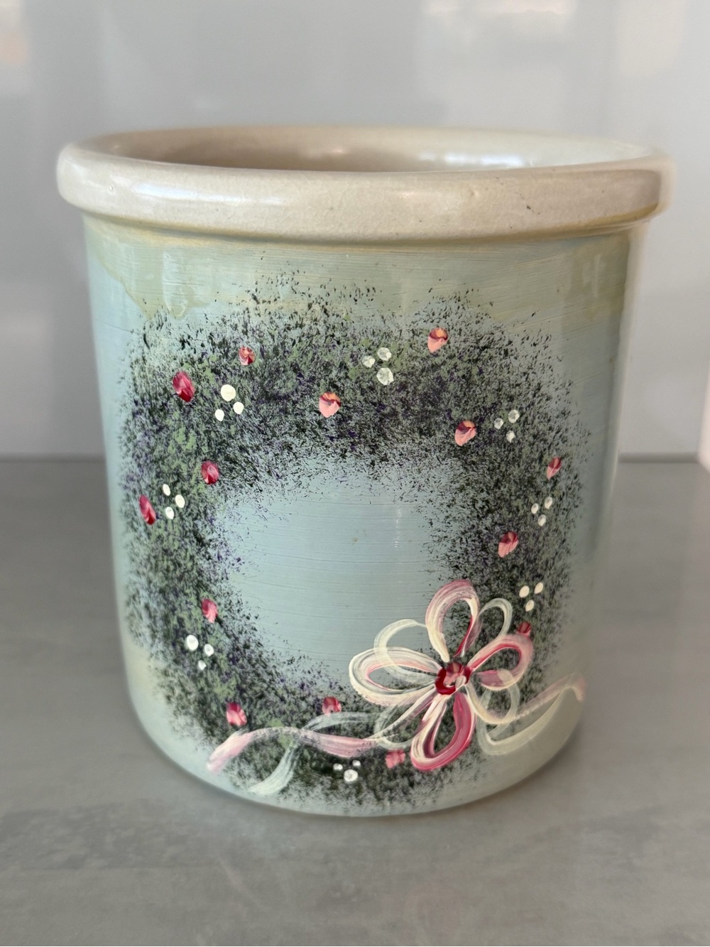 Famous Vintage Robinson Ransbottom Stoneware Handpainted Wreath, 1 Quart Crock